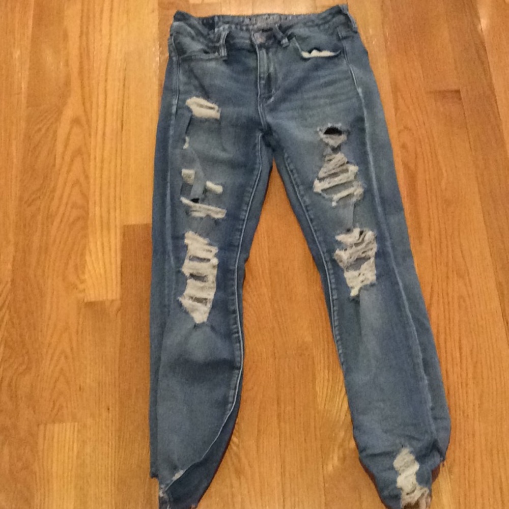 American Eagle ripped high raised jeans